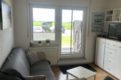 Wohnraum mit Ausgang zur Terrasse